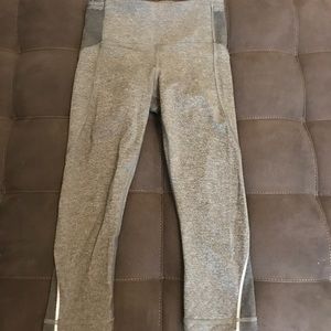 Lululemon cropped leggings maybe worn twice.